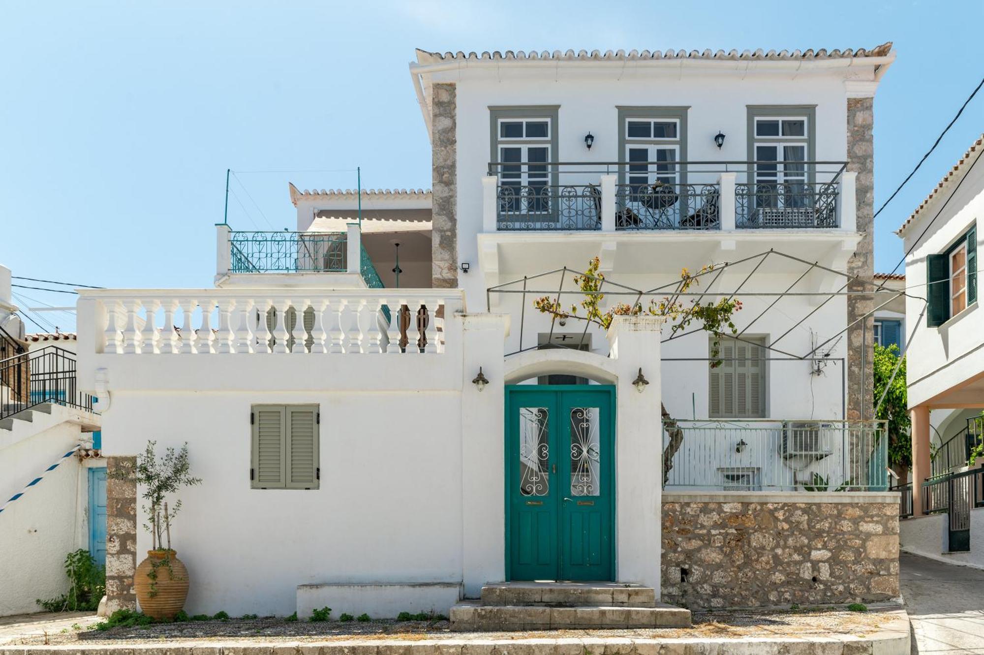 Martha'S House Apartment Spetses Town Ngoại thất bức ảnh