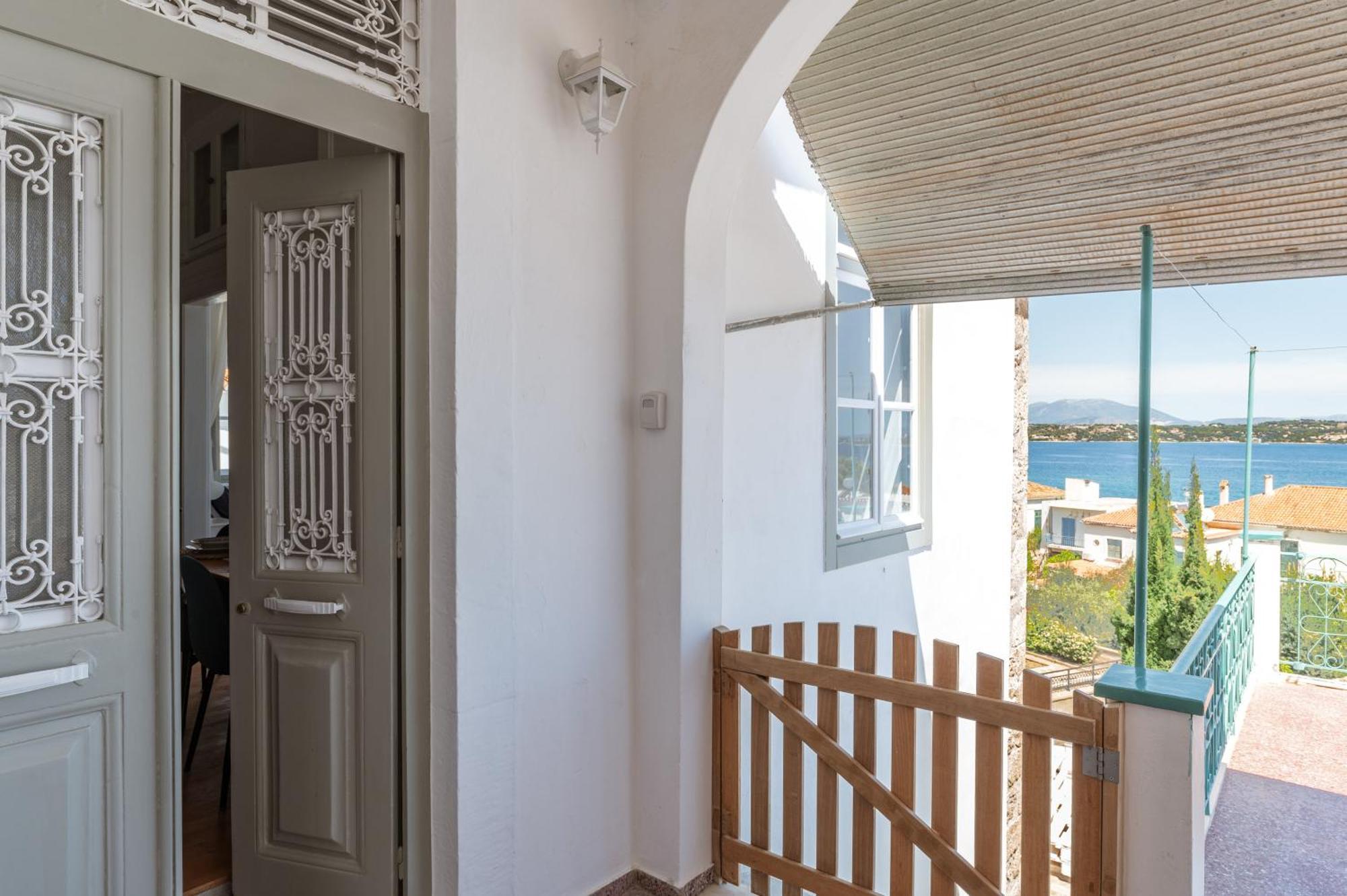 Martha'S House Apartment Spetses Town Ngoại thất bức ảnh